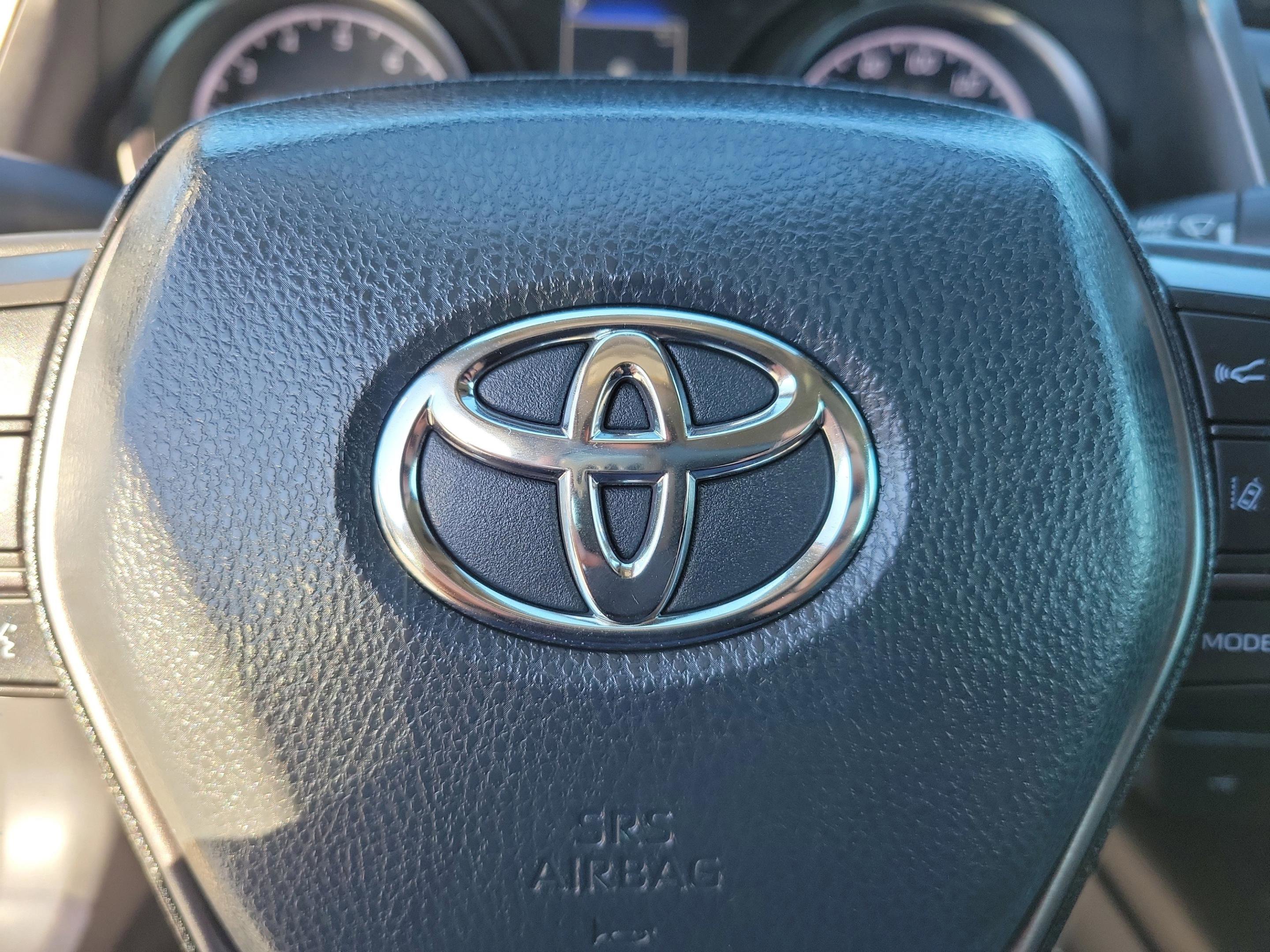 Used 2024 Toyota Camry SE image 30