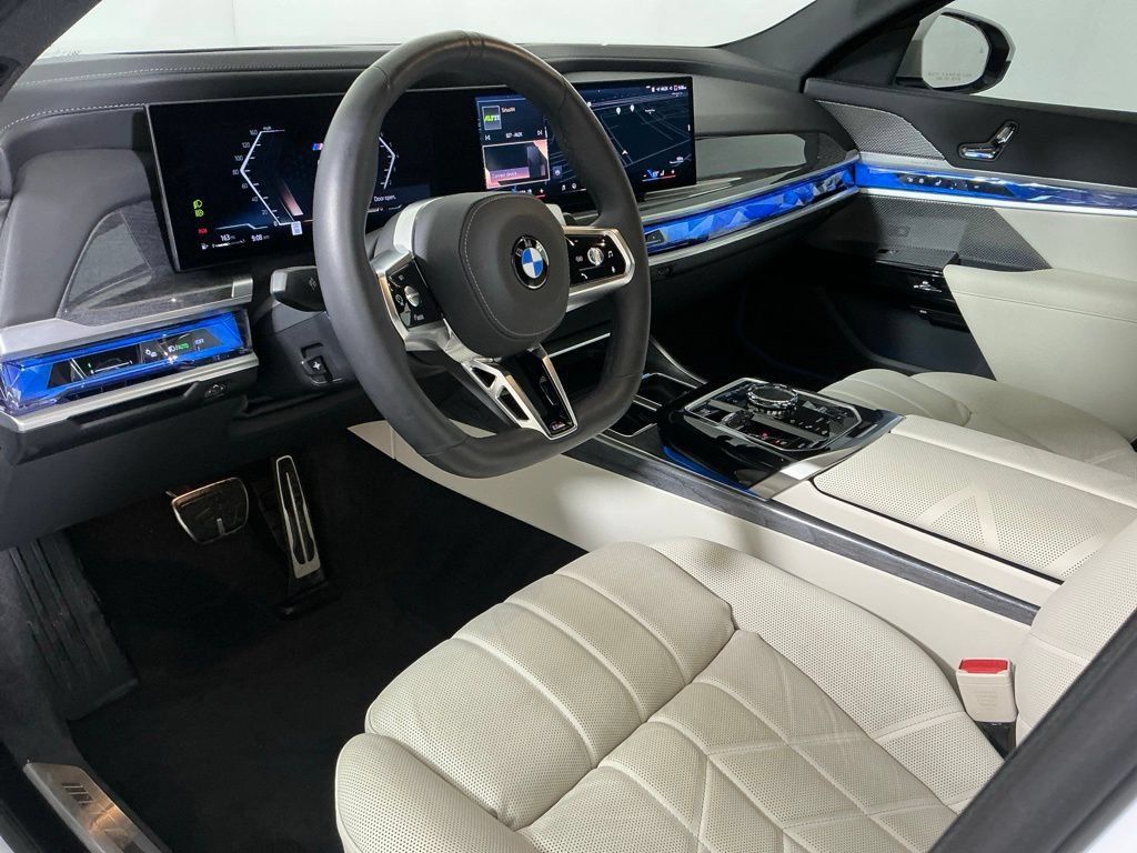 Certified 2025 BMW 760i xDrive w/ Luxury Rear Seating Package AWD/4WD image 21