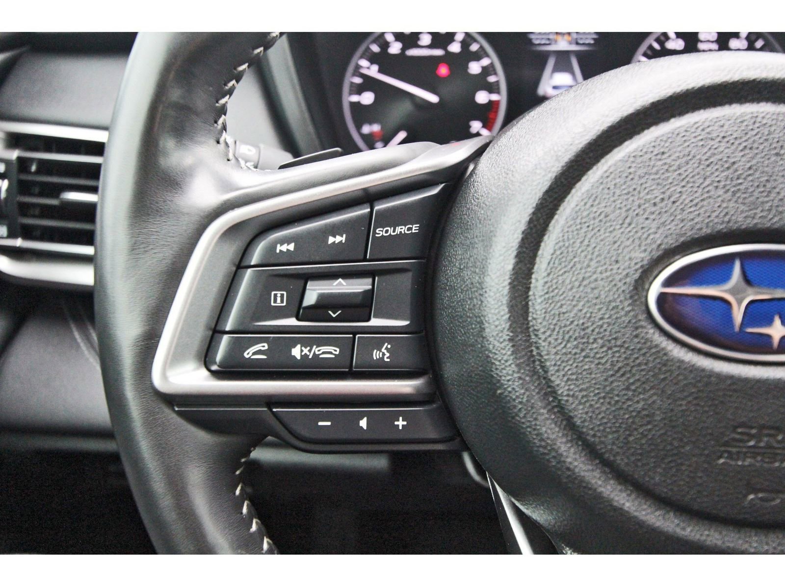 Used 2025 Subaru Outback Touring XT AWD/4WD image 15