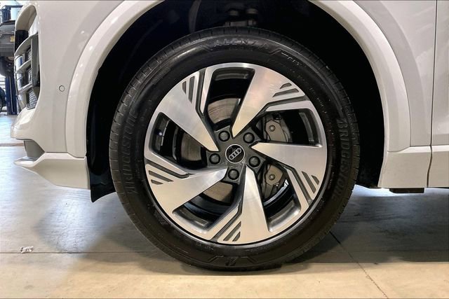 Used 2025 Audi Q6 e-tron Premium Plus w/ Premium Plus image 9