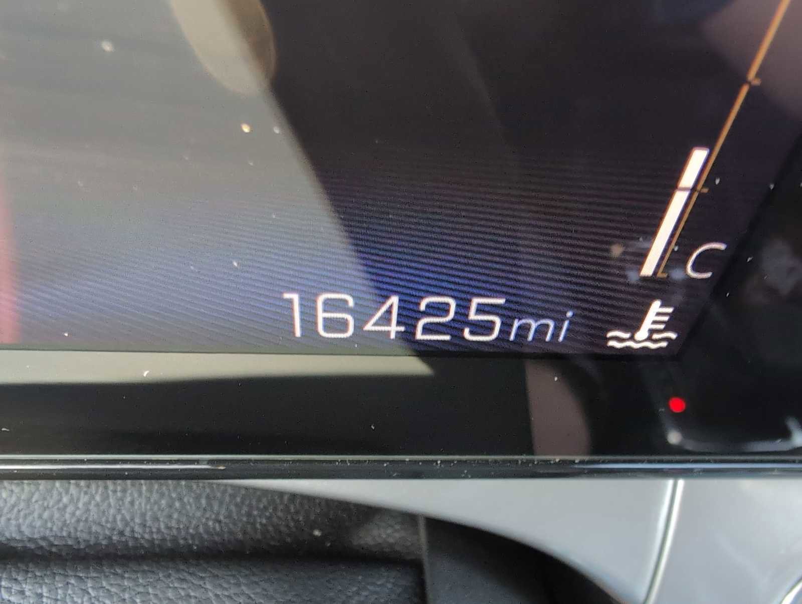 Used 2025 Chevrolet Trax LT w/ LT Convenience Package image 12