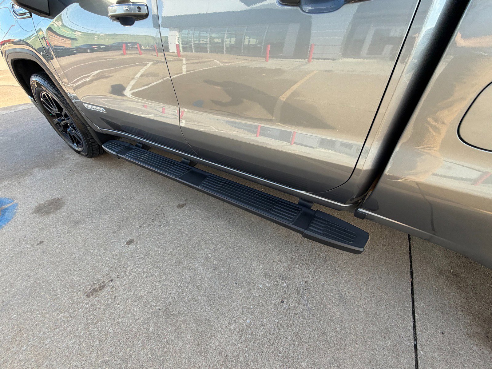 Used 2020 GMC Sierra 1500 Elevation w/ Elevation Value Package image 8