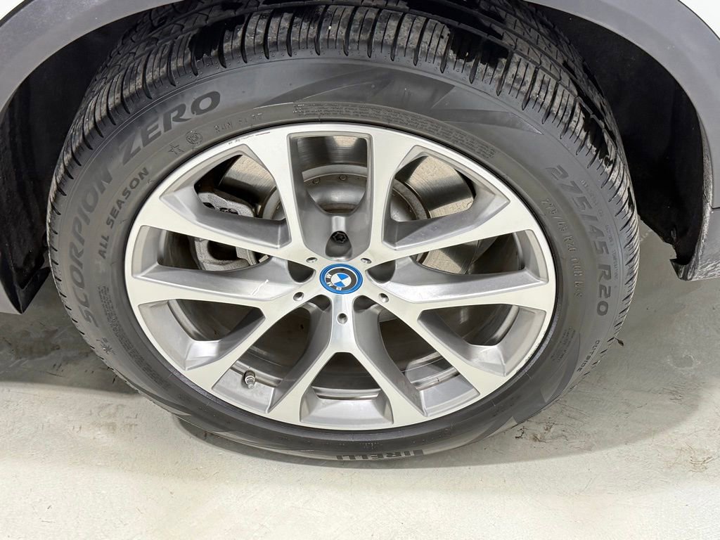 Certified 2024 BMW X5 xDrive50e image 8