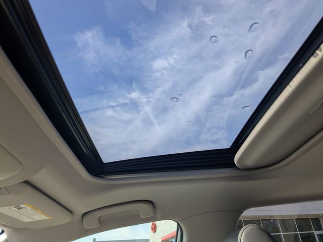 Used 2019 Toyota RAV4 XLE Premium image 23