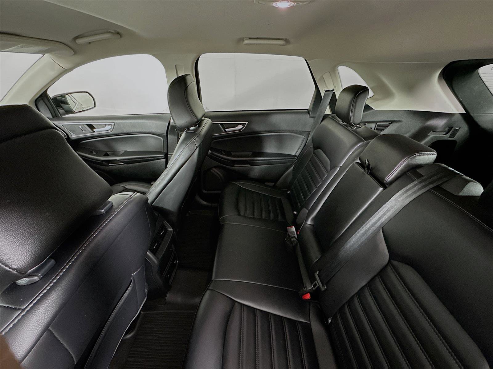 Used 2024 Ford Edge SEL w/ Convenience Package image 11