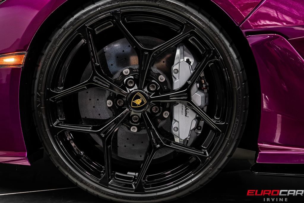 Used 2025 Lamborghini Revuelto AWD/4WD image 25