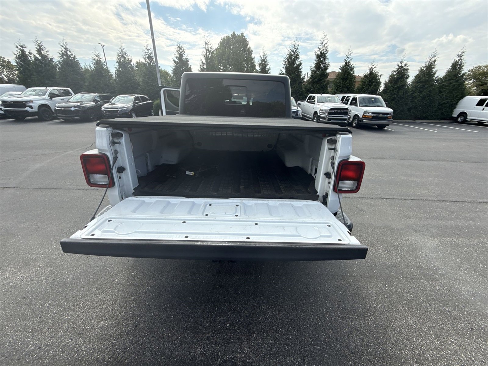 Used 2020 Jeep Gladiator Sport w/ Quick Order Package 24S image 26