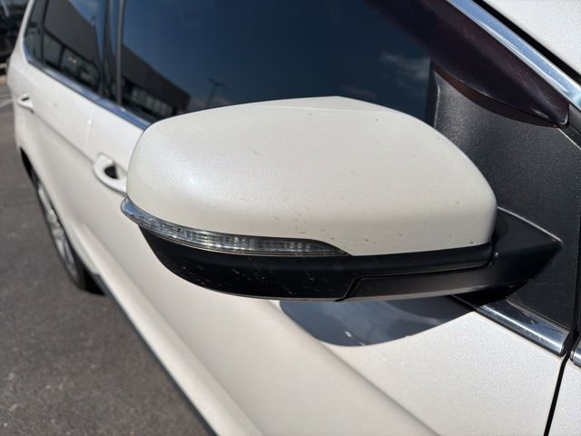 Used 2018 Ford Edge Titanium w/ Equipment Group 302A AWD/4WD image 16