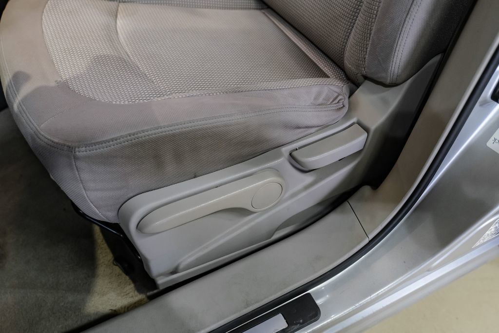 Used 2009 Nissan Rogue SL w/ Moonroof Pkg image 29