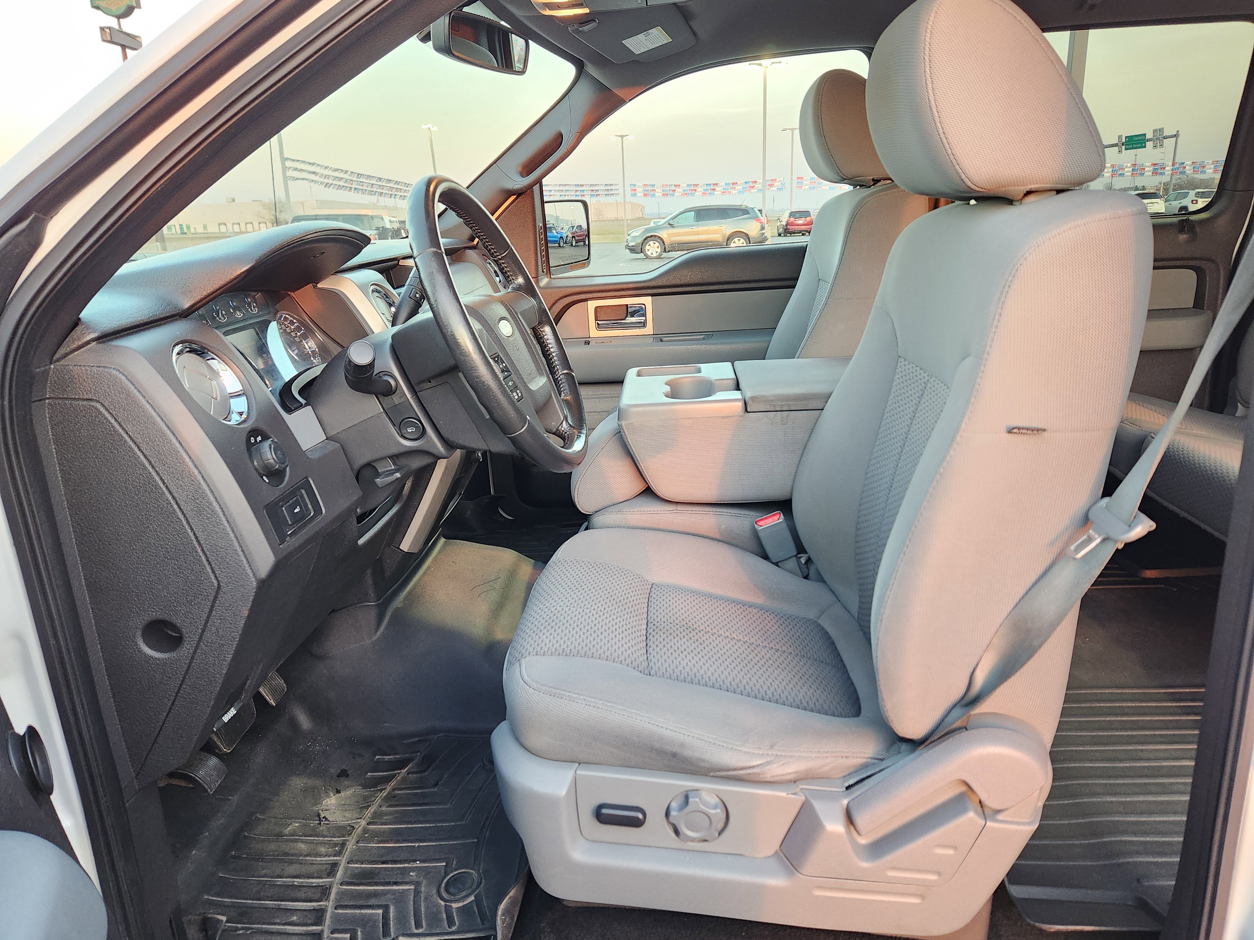 Used 2011 Ford F150 XLT w/ XLT Convenience Pkg image 12