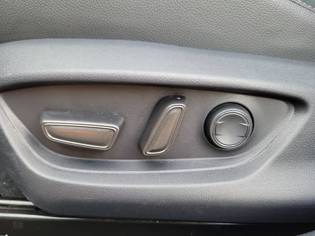 Used 2025 Toyota Camry SE FWD image 20
