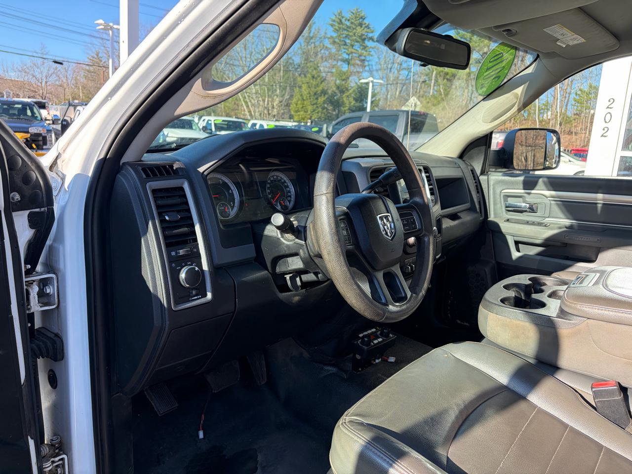 Used 2016 RAM 3500 Tradesman w/ Power & Remote Entry Group image 23