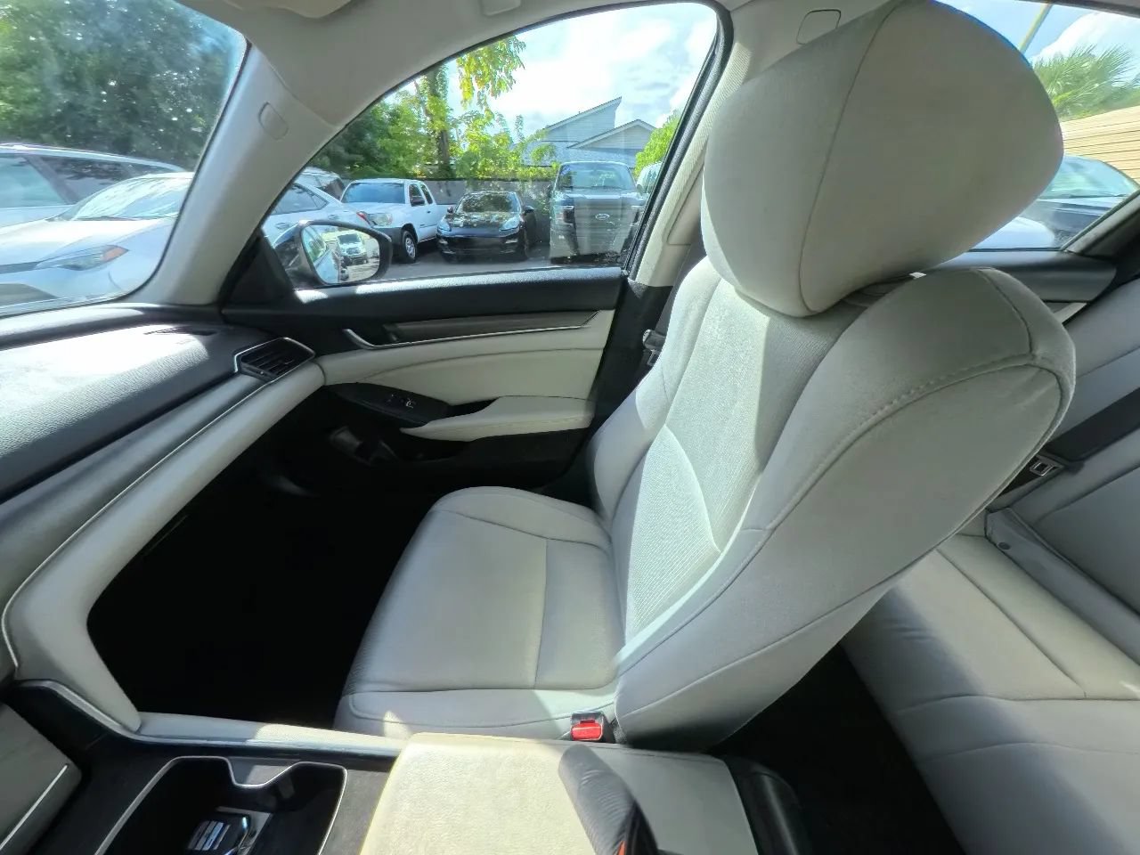 Used 2018 Honda Accord LX image 27