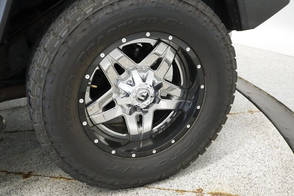 Used 2004 HUMMER H2 w/ Preferred Equipment Group AWD/4WD image 13