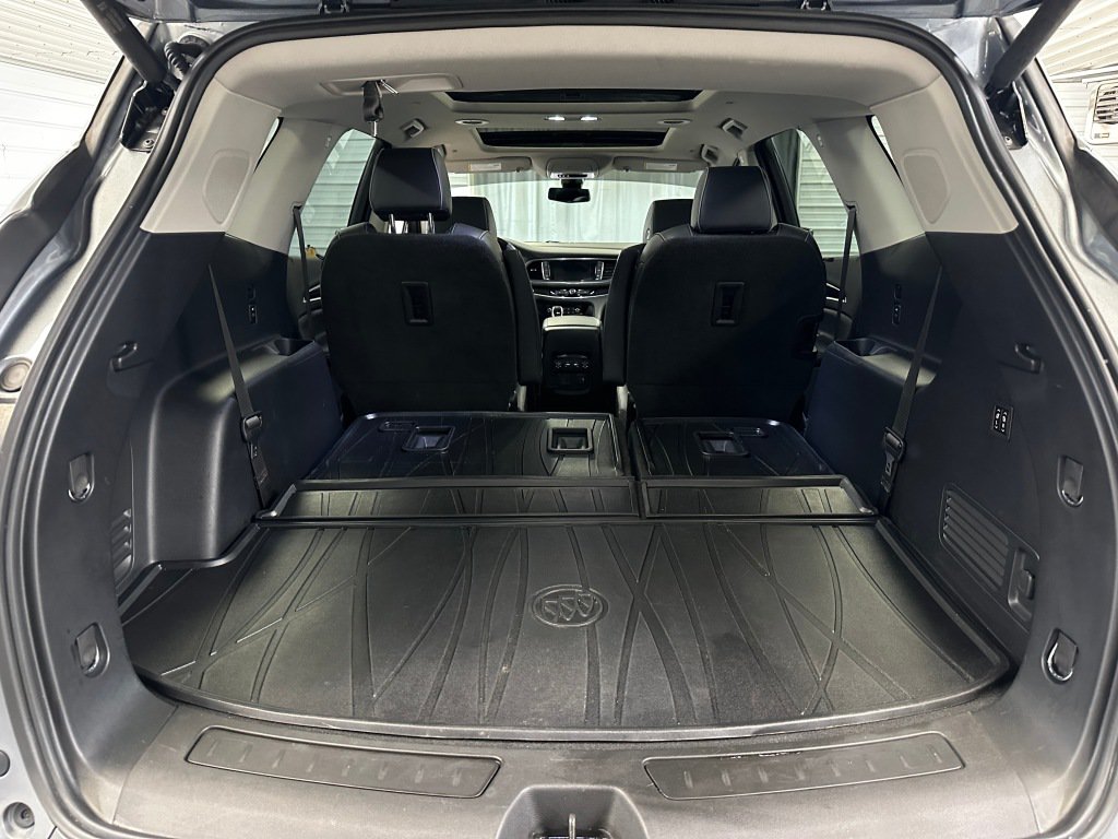 Used 2020 Buick Enclave Avenir w/ Avenir Technology Package AWD/4WD image 28