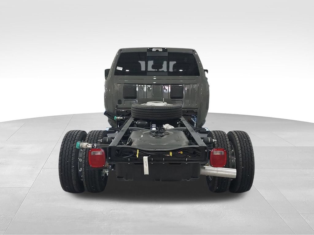 New 2026 RAM 5500 4x4 Crew Cab image 4