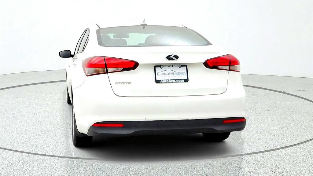 Used 2017 Kia Forte LX FWD image 6