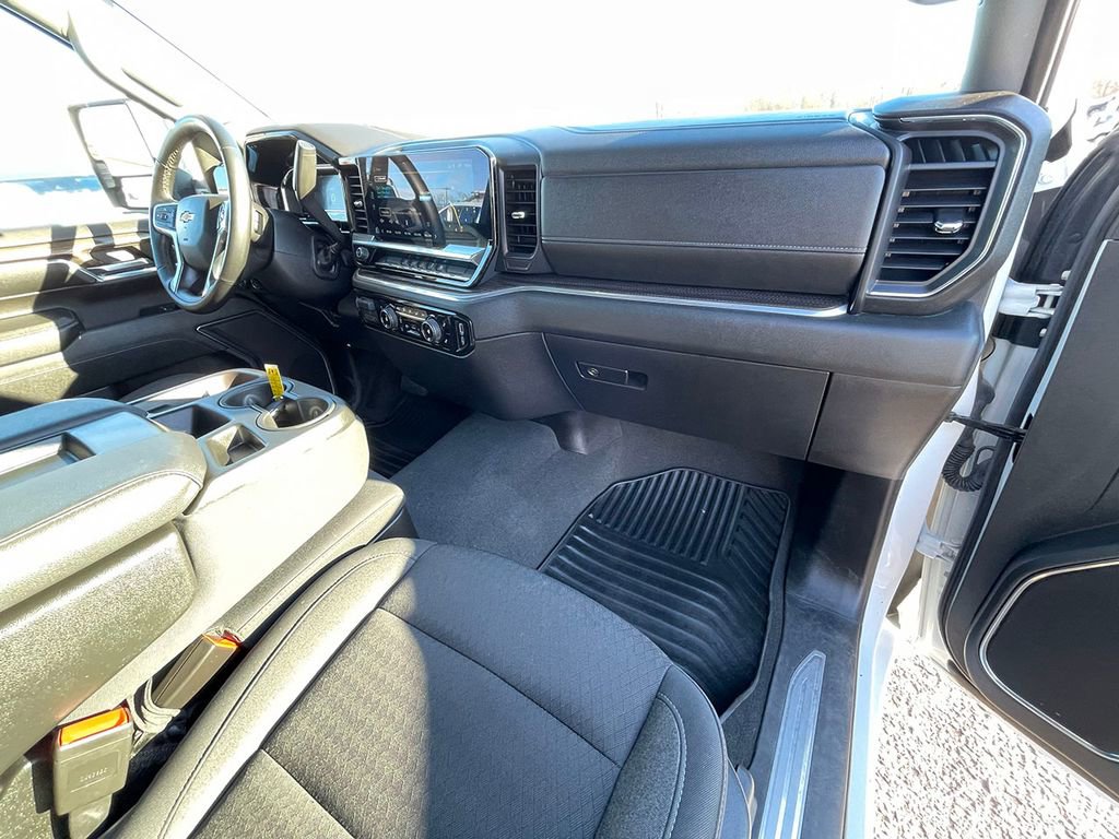 Used 2024 Chevrolet Silverado 2500 LT image 20
