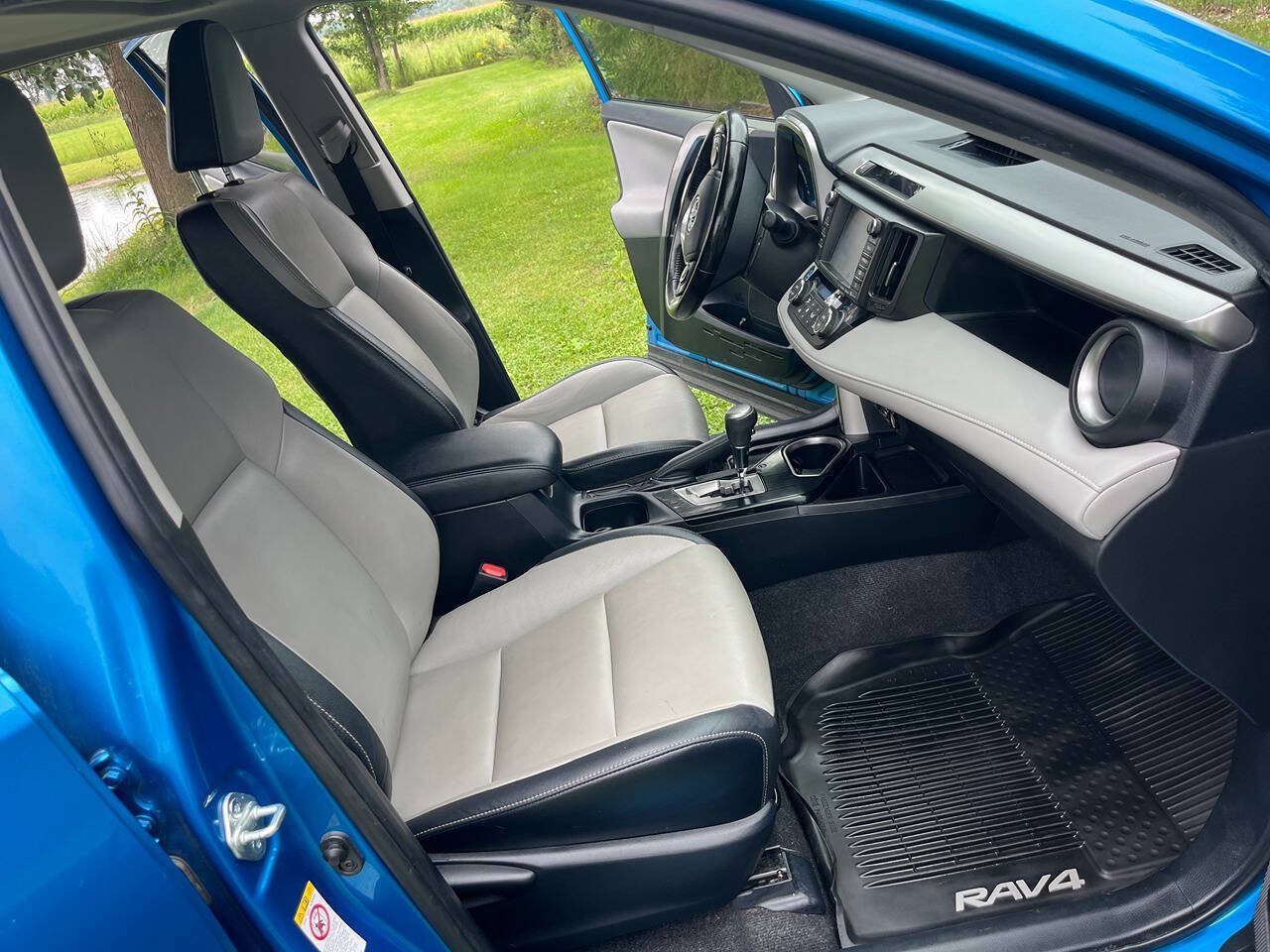 Used 2017 Toyota RAV4 Limited w/ Advanced Technology Package AWD/4WD image 5