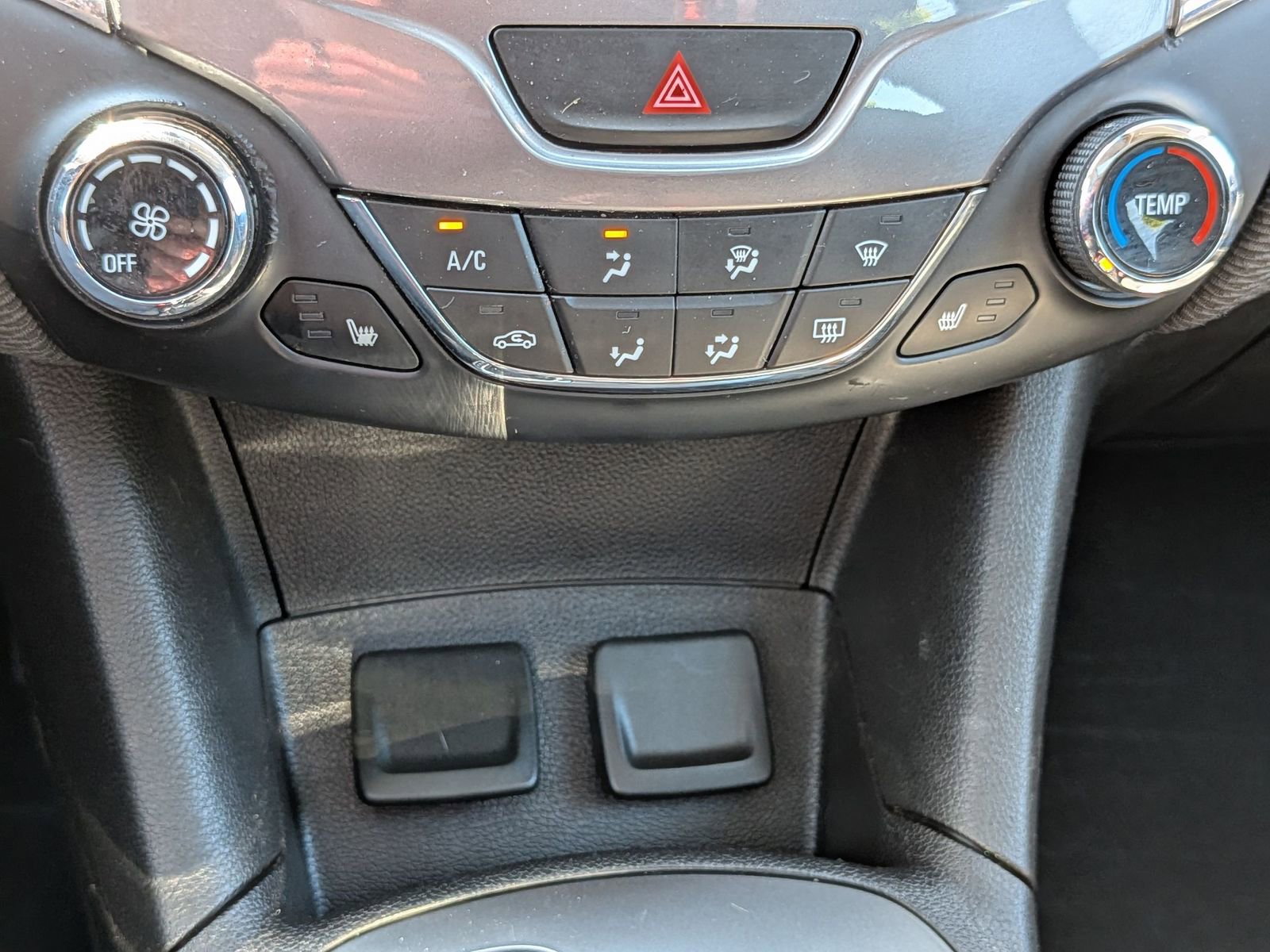 Used 2017 Chevrolet Cruze LT w/ Sun And Sound Package FWD image 24