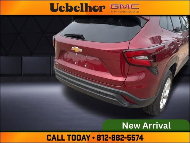 Used 2025 Chevrolet Trax LS w/ LS Convenience Package FWD image 8