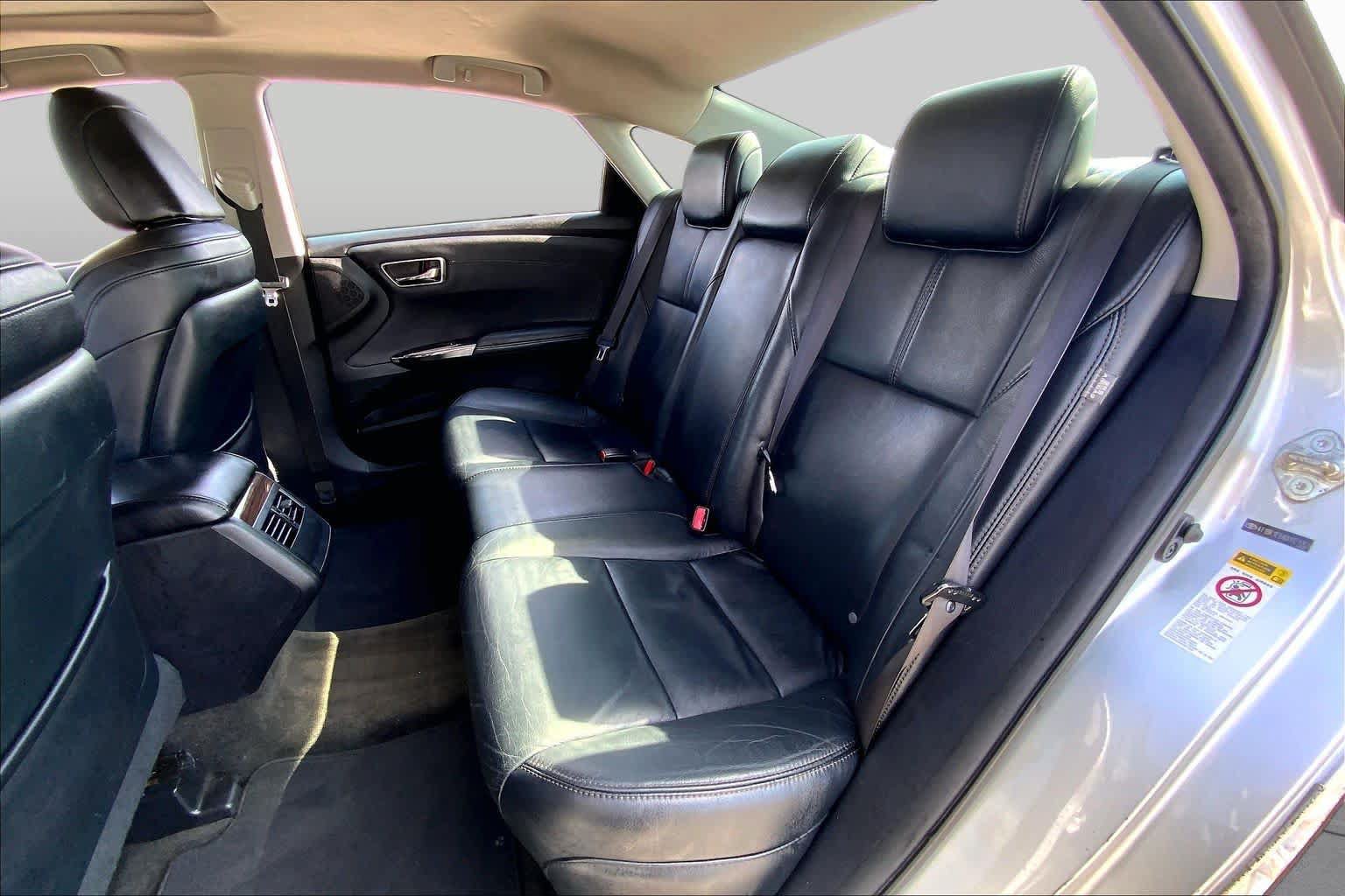 Used 2013 Toyota Avalon XLE Touring FWD image 20