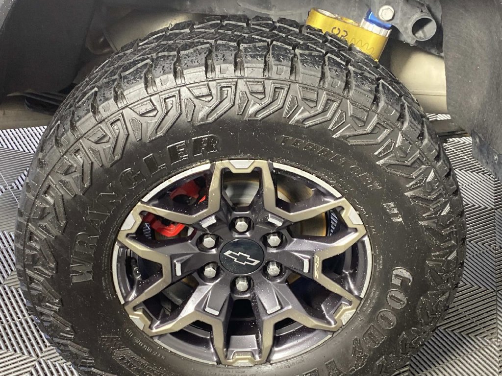Used 2023 Chevrolet Colorado ZR2 w/ ZR2 Convenience Package III AWD/4WD image 32