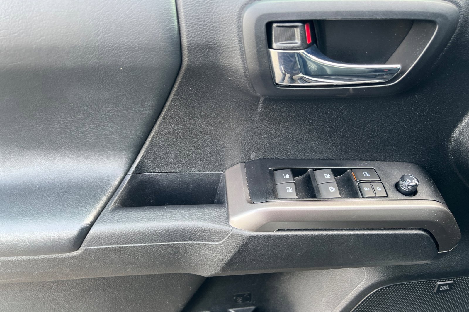 Used 2023 Toyota Tacoma Limited w/ Black Out Package (TMS) image 11