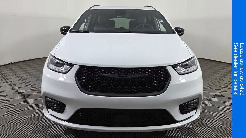 New 2025 Chrysler Pacifica Select w/ Fav Edition Package FWD video 2