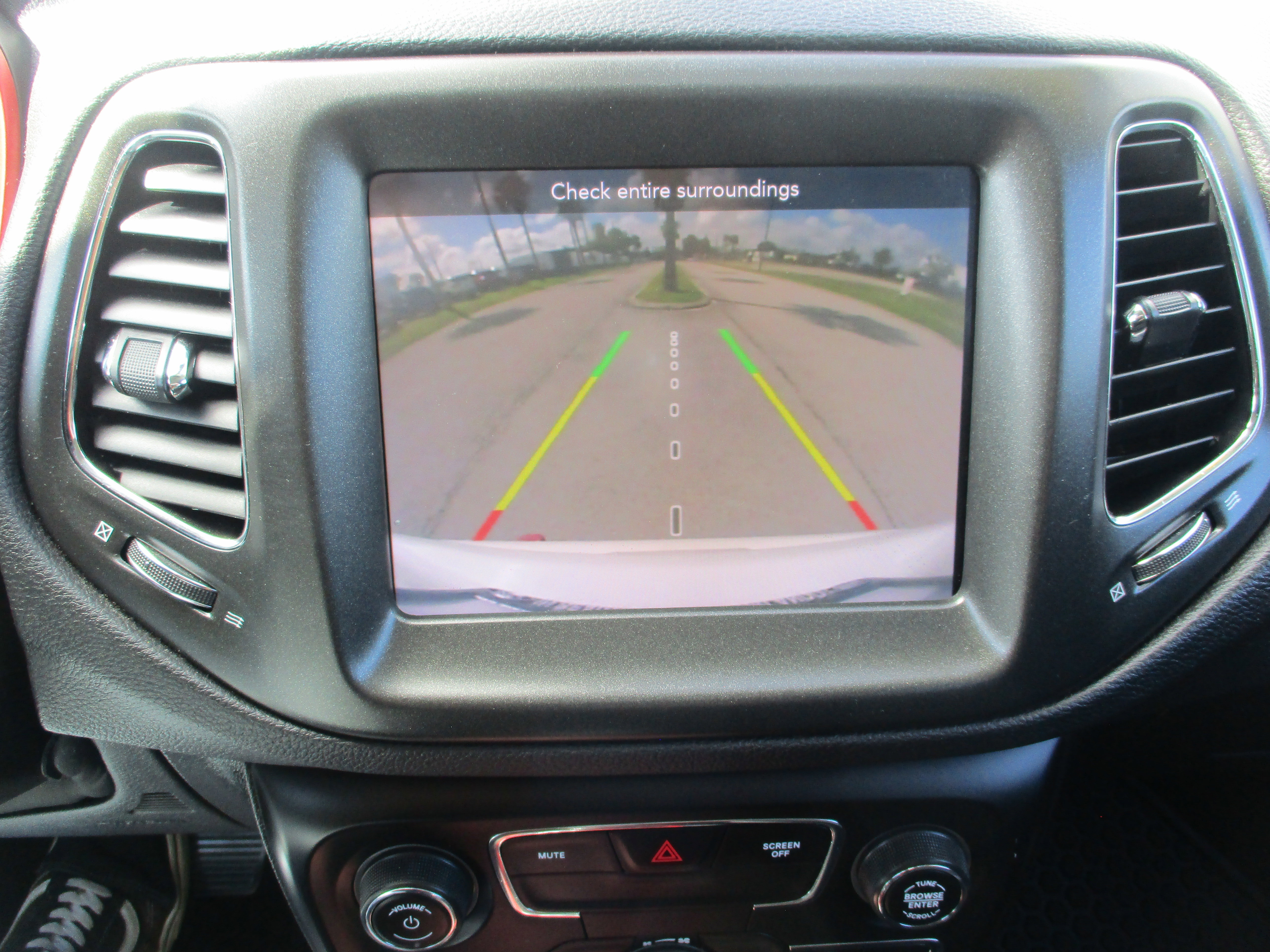 Used 2019 Jeep Compass Trailhawk image 21