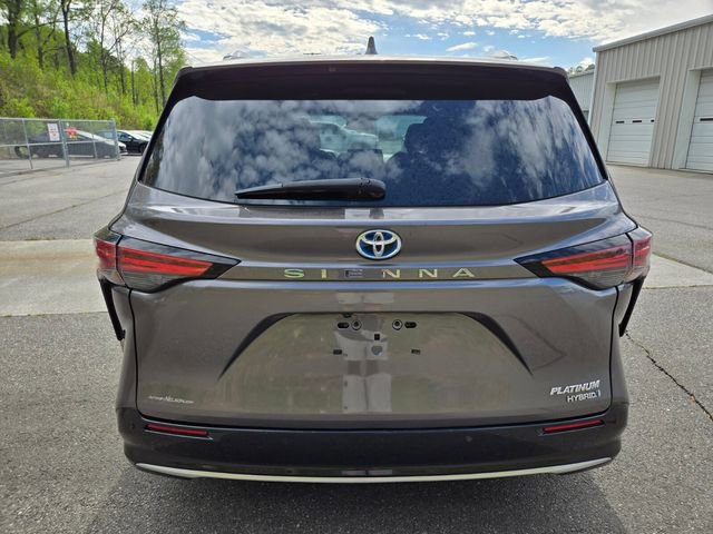 Used 2023 Toyota Sienna Platinum FWD image 7
