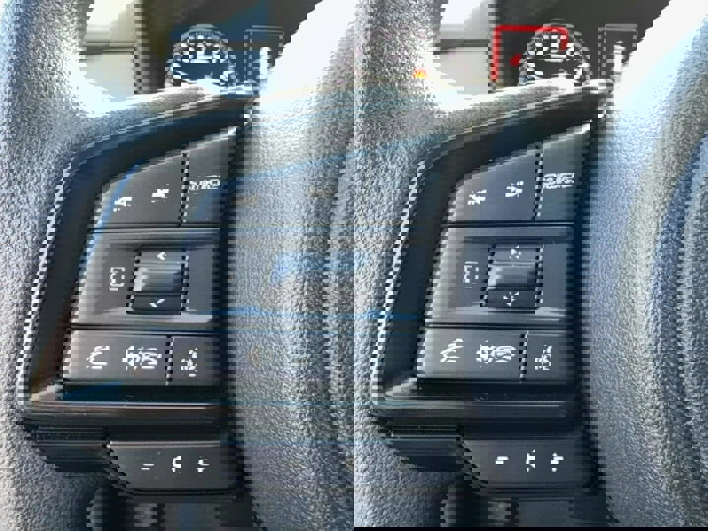 Certified 2025 Subaru Crosstrek 2.0i Premium image 25