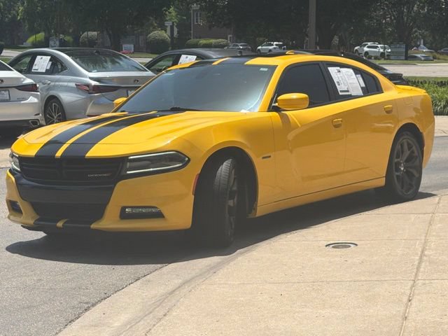 Used 2017 Dodge Charger R/T w/ Plus Group RWD image 3