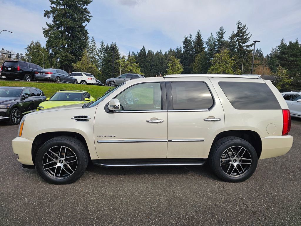 Used 2013 Cadillac Escalade Luxury AWD/4WD image 8