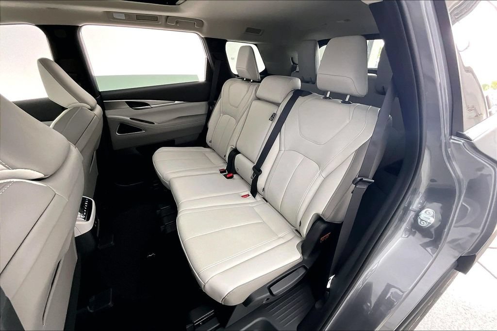 New 2027 INFINITI QX60 Luxe w/ Cargo Package FWD image 20
