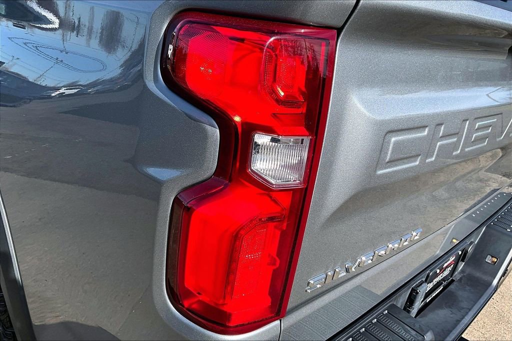 Used 2024 Chevrolet Silverado 1500 ZR2 image 29