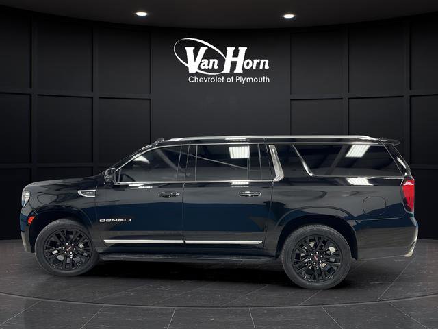 Used 2023 GMC Yukon XL Denali AWD/4WD image 4