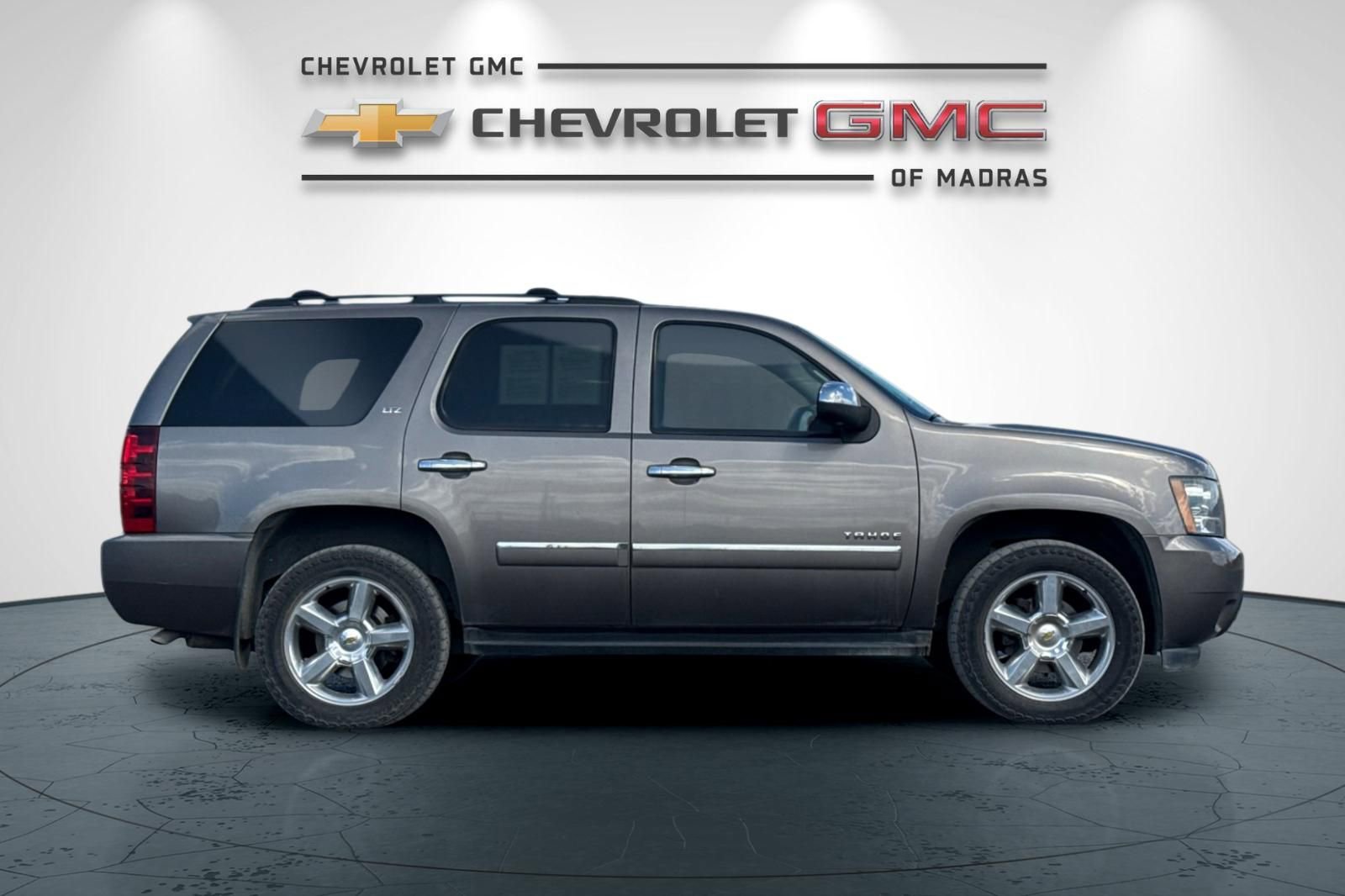 Used 2011 Chevrolet Tahoe LTZ AWD/4WD image 2