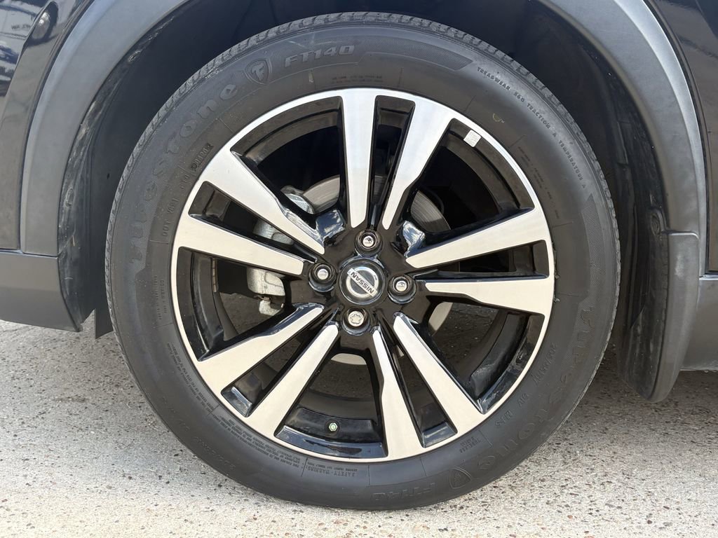 Used 2020 Nissan Kicks SV image 9