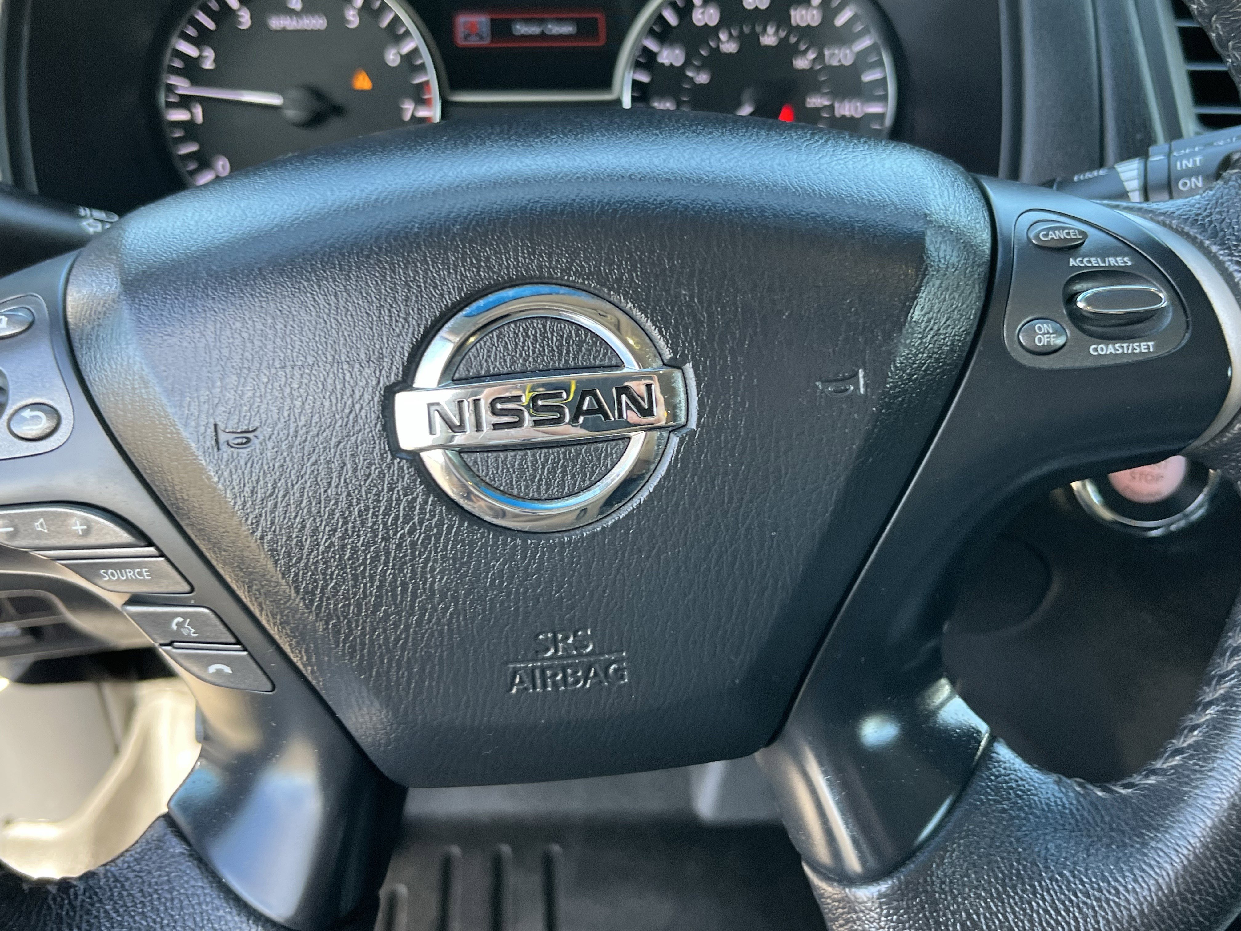 Used 2014 Nissan Pathfinder SV image 20
