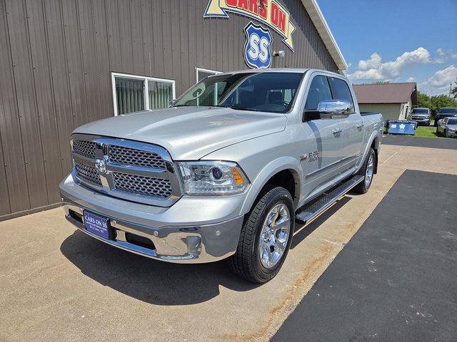 Used 2017 RAM 1500 Laramie w/ Convenience Group AWD/4WD image 3