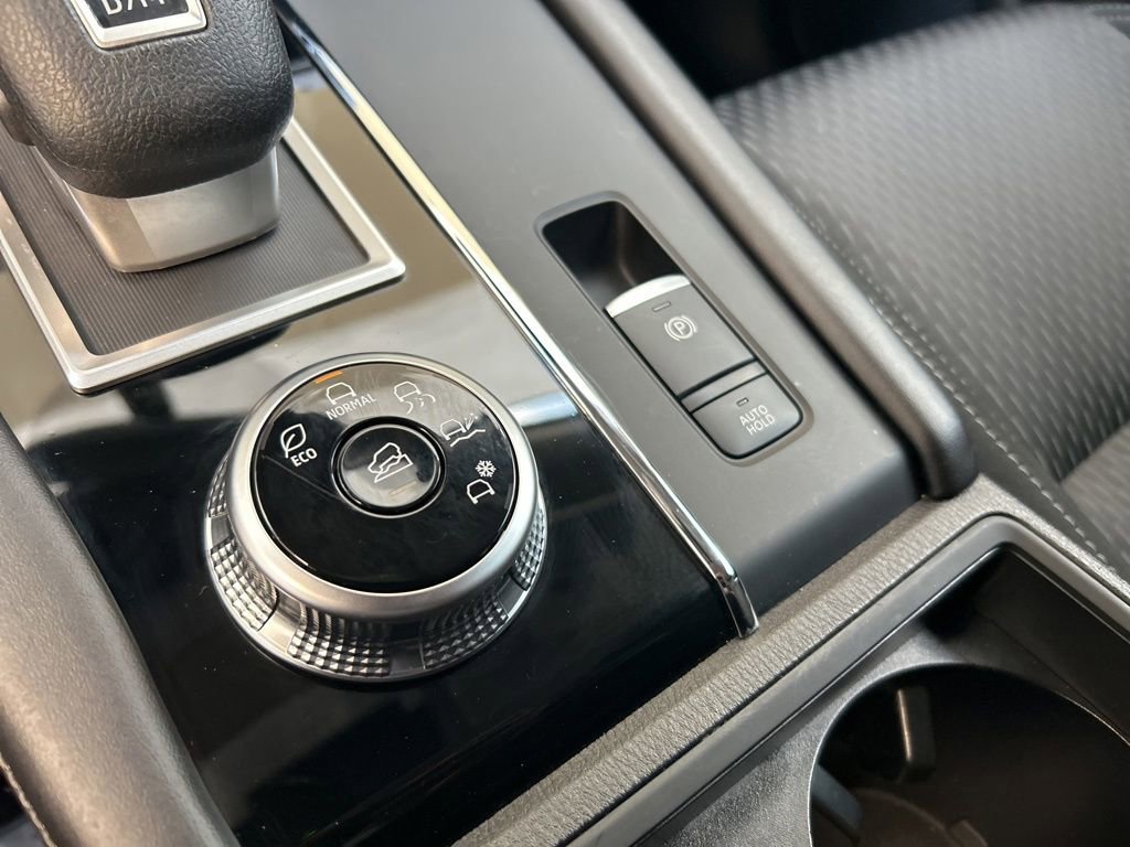 Used 2024 Mitsubishi Outlander ES image 9