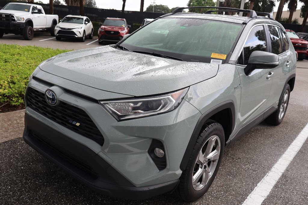 Used 2021 Toyota RAV4 XLE Premium AWD/4WD image 2