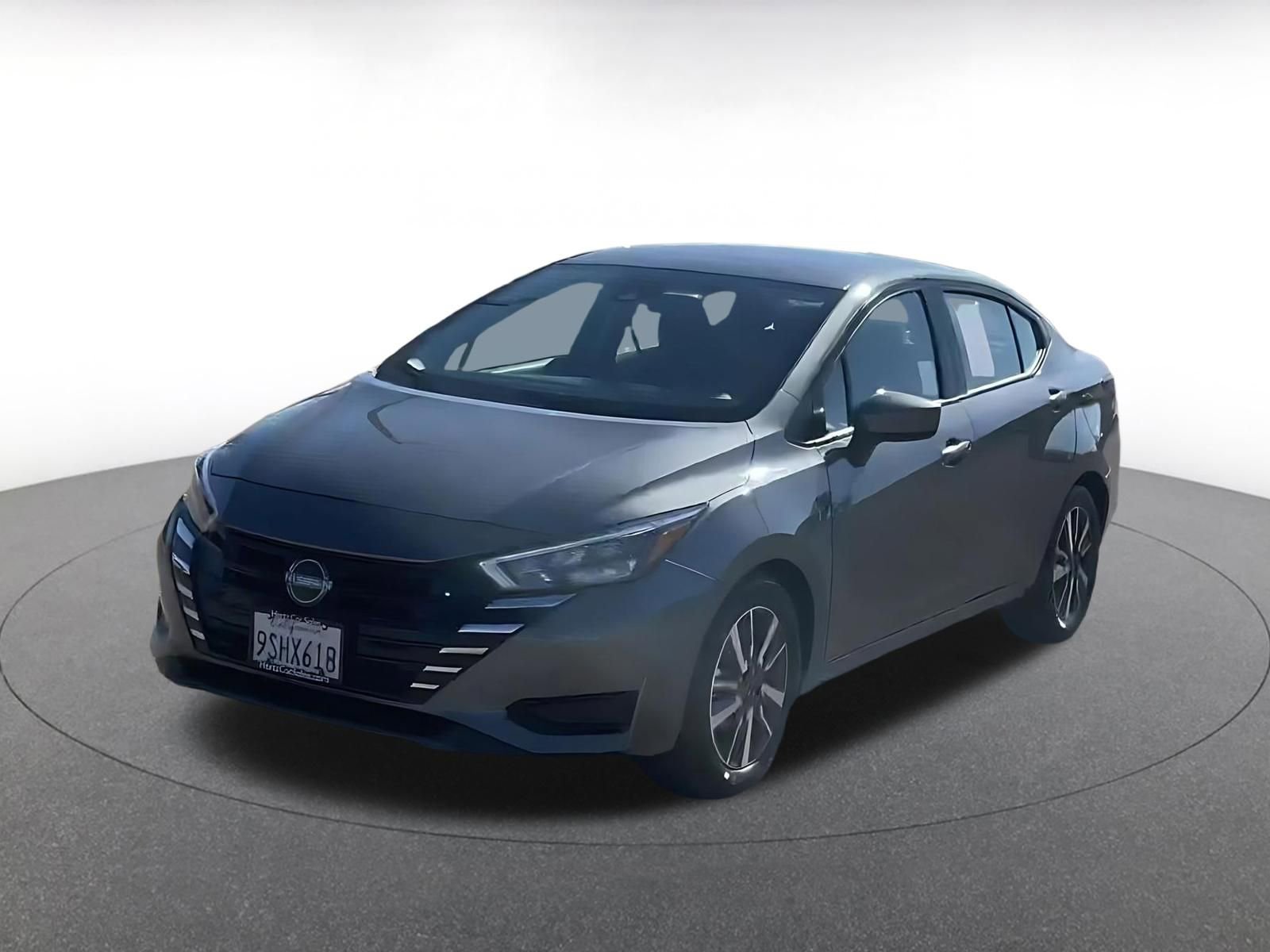 Used 2025 Nissan Versa SV image 7