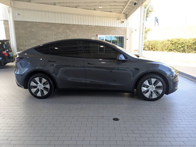 Used 2023 Tesla Model Y Long Range image 4