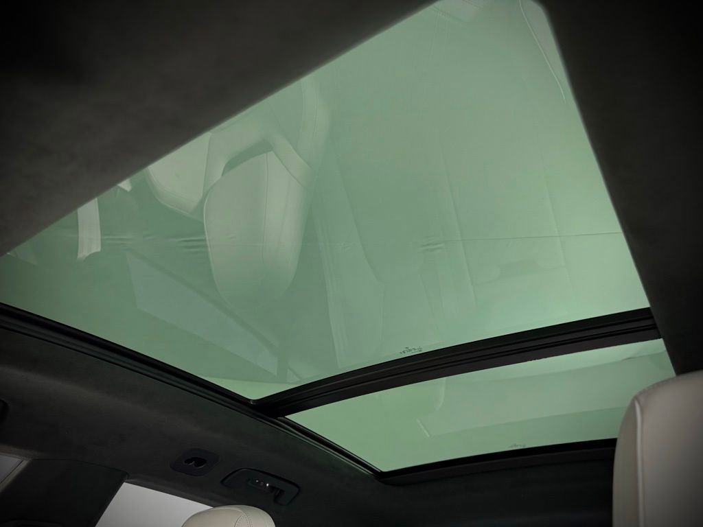 New 2024 Porsche Macan 4 Electric AWD/4WD image 6