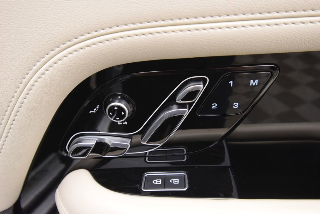 Used 2021 Land Rover Range Rover P525 Westminster Edition LWB image 28