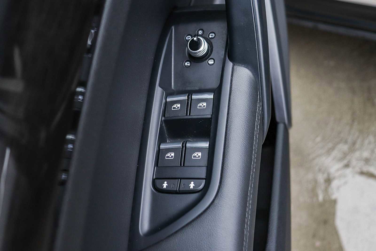 Used 2020 Audi Q5 e Premium Plus w/ Premium Plus Package image 28