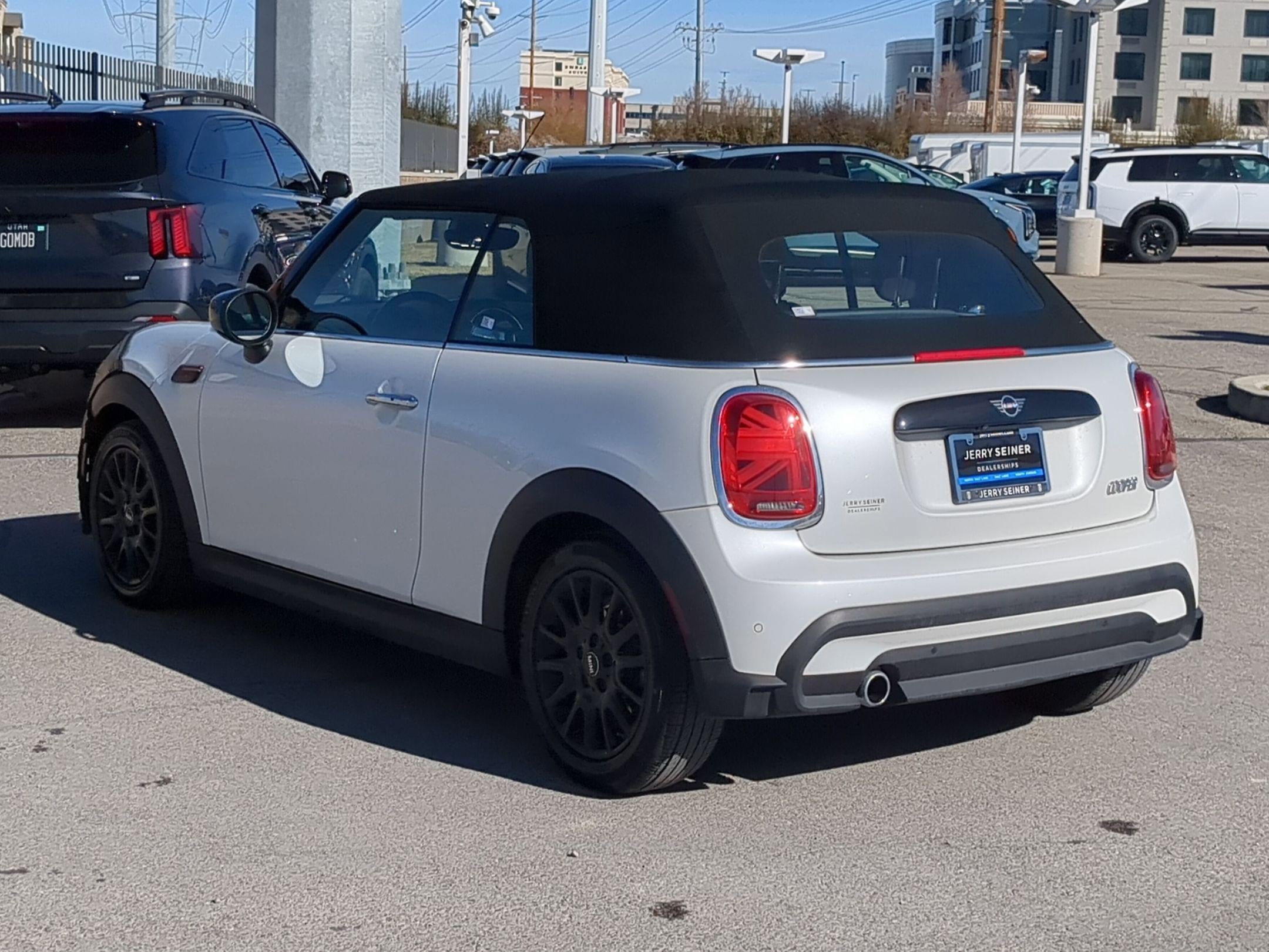Used 2024 MINI Cooper Convertible image 4