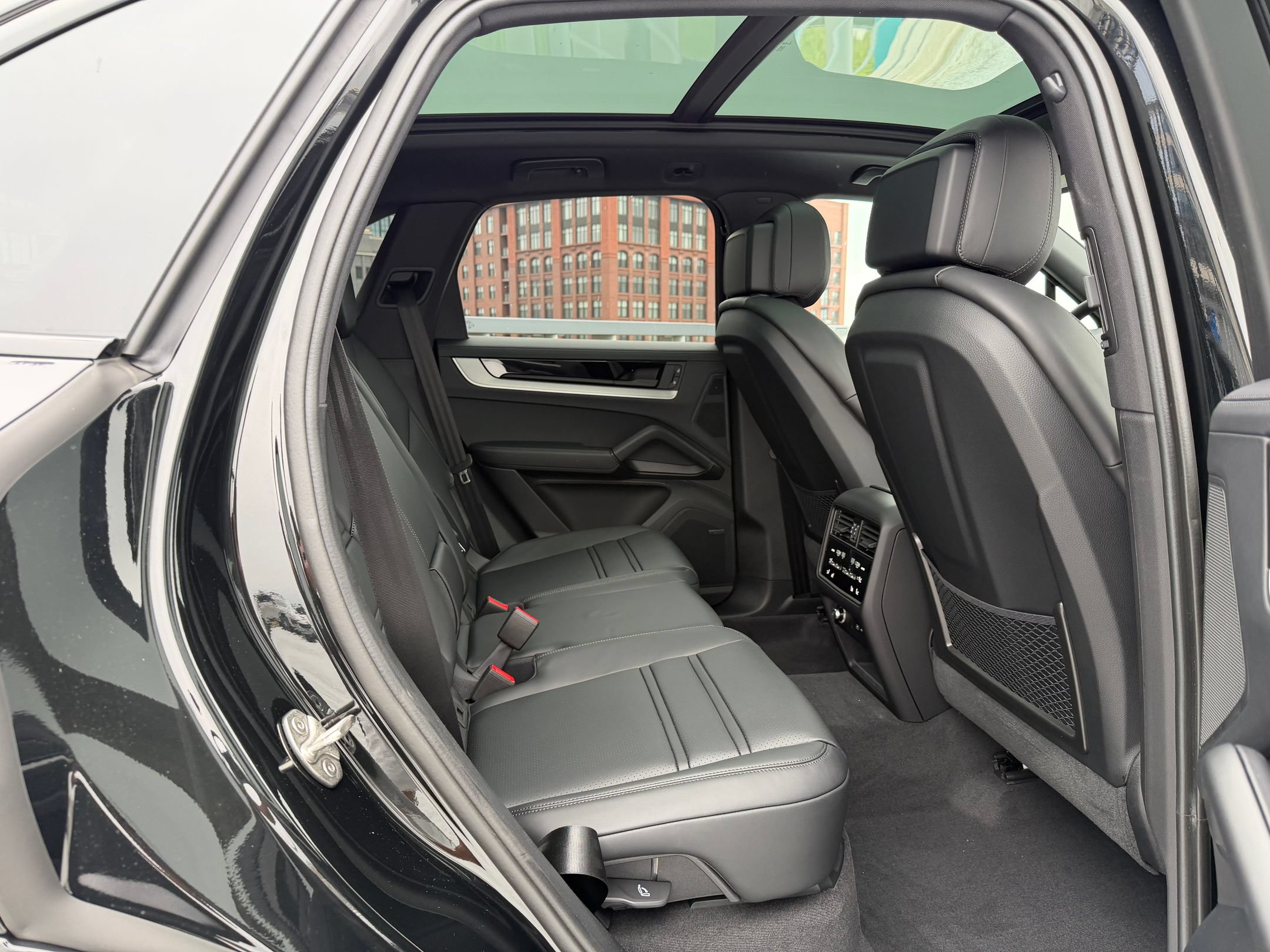 New 2026 Porsche Cayenne E-Hybrid AWD/4WD image 25